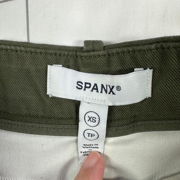 Spanx Shorts Womens XS Green Dark Pine Twill 5" High Rise Chino Stretch Smooth - Picture 4 of 12